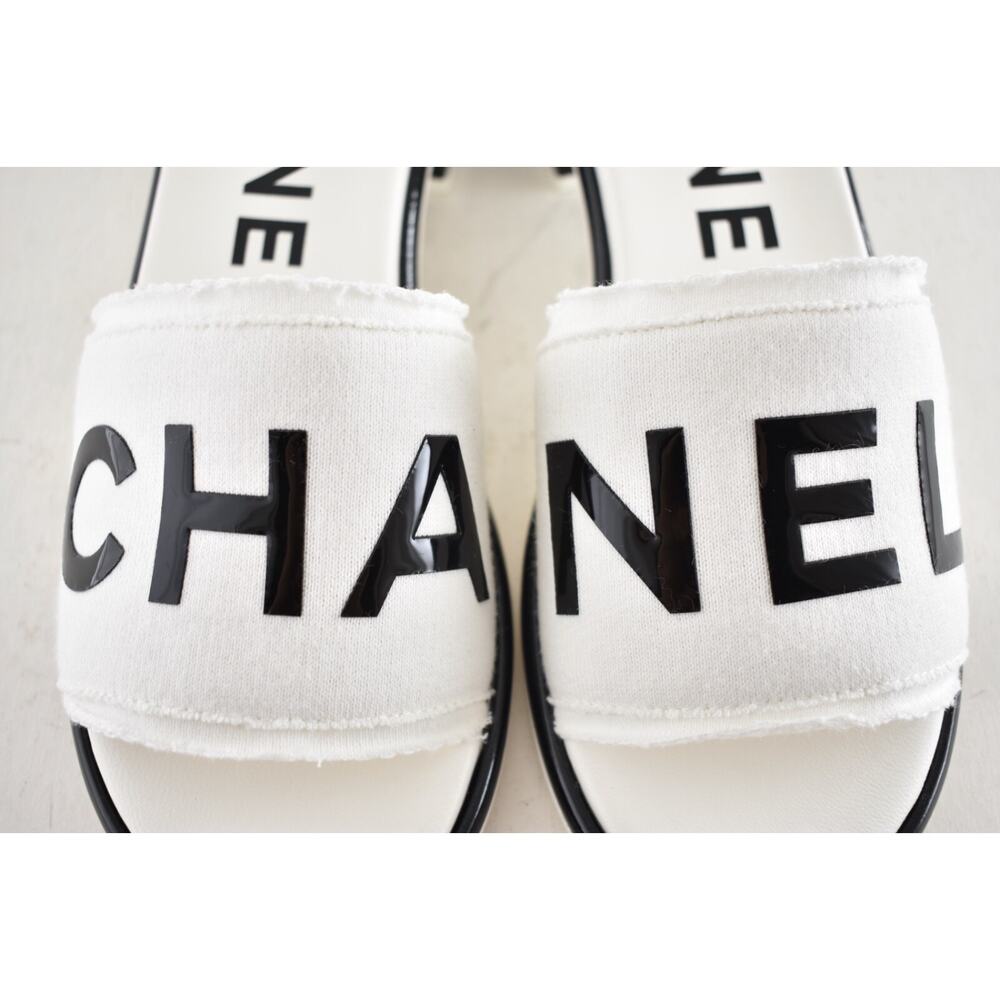 Chanel 24C White Black CHA NEL Letter Logo Mule Slide Block Heel Sandal 37.5 - Picture 9 of 16